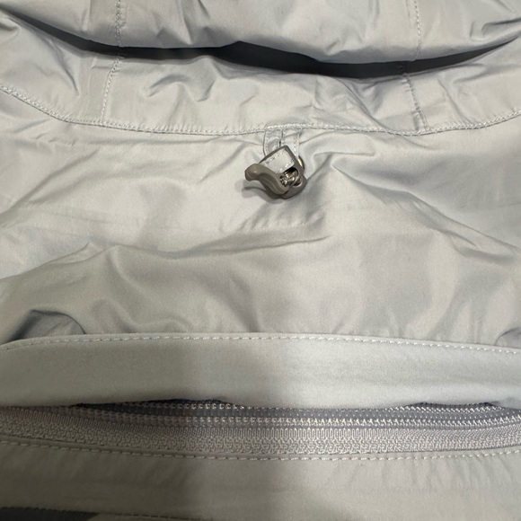 The North Face women’s GORETEX waterproof jacket - Picture 7 of 14